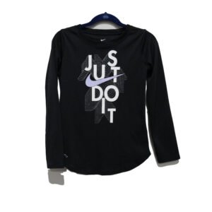 BLUSA NIKE 6-7T NEGRO LOGO