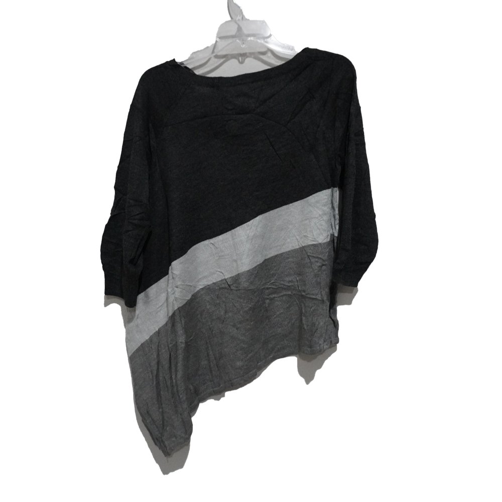 SUETER NEW YORK & COMPANY XS GRIS RAYAS - Image 2