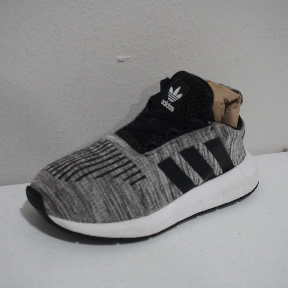 TENIS ADIDAS 18.5 CM NEGRO/GRIS ORTHOLITE - Image 2