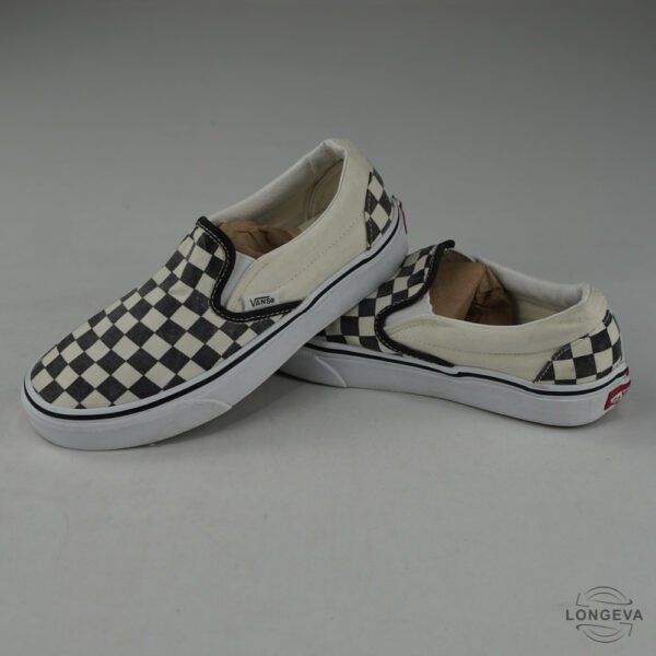TENIS VANS 23.5 CM BLANCO/NEGRO SLIP ON