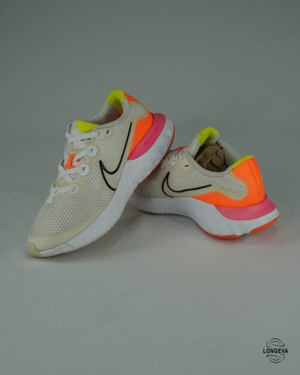 TENIS NIKE 23.5 CM BLANCO/ROSA RENEW RUN