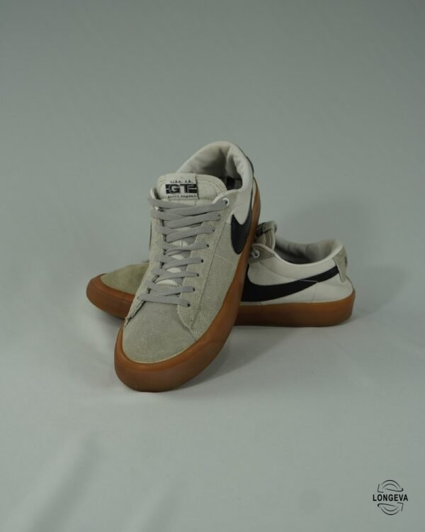 TENIS NIKE 29 CM GRIS/CAFÉ SB ZOOM BLAZER