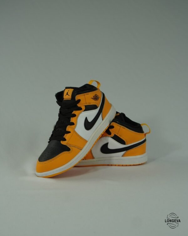 TENIS JORDAN 22 CM AMARILLO/NEGRO AIR JORDAN MID