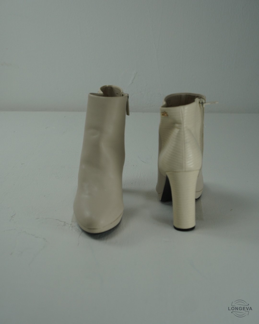 BOTAS CALVIN KLEIN 26 CM BEIGE MONOGRAMA - Image 2
