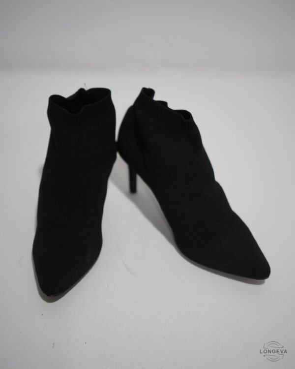 BOTAS FOREVER 21 23 CM NEGRO LISA