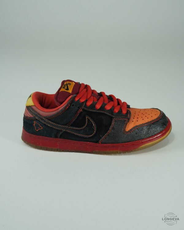 TENIS NIKE 26.5 CM NEGRO/ROJO DUNK LOW HAWAII